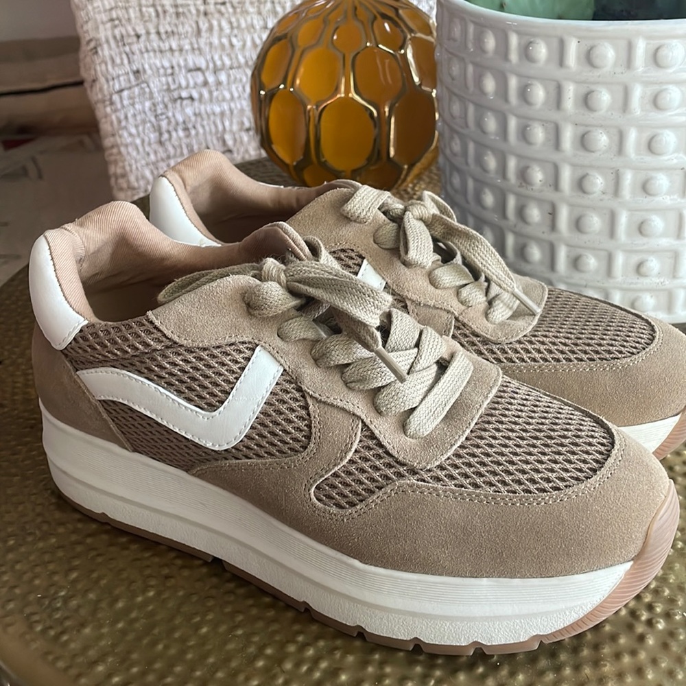 Steve Madden Carlton platform sneaker size 8